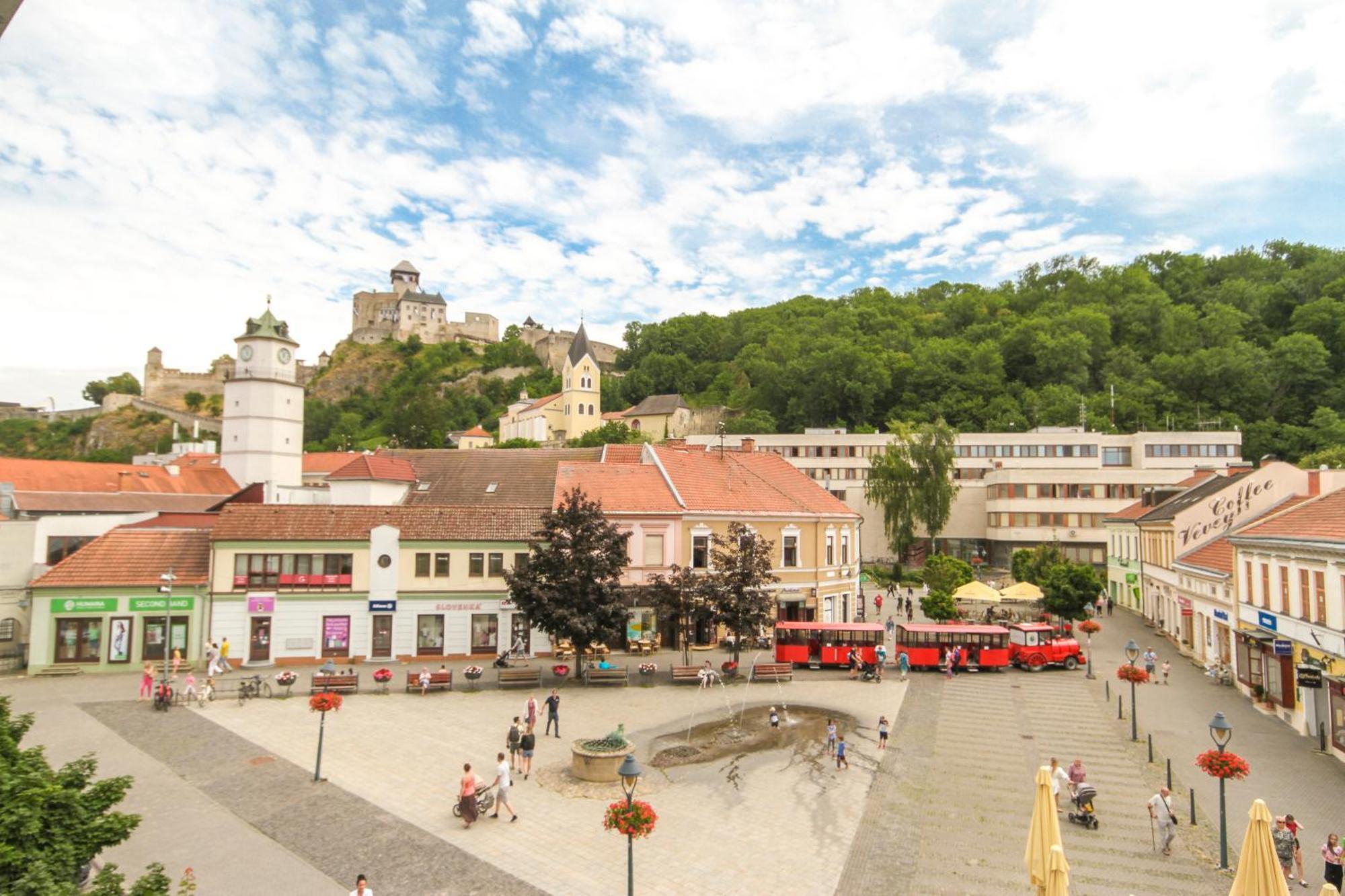Apartman Vita Deluxe Trencin Exterior photo